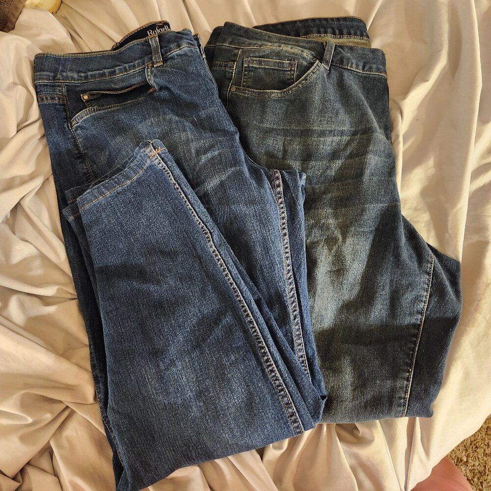 2 - PAIRS WOMEN'S JEAN BUNDLE - 18 - OLD NAVY & RAFAELLA